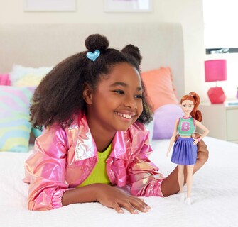 Foto 2 | Muñeca De Moda Barbie Fashionistas #232 Con Pelo Rojo Y Atuendo - Venta Internacional.