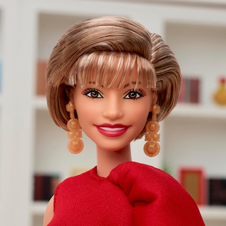 Foto 3 | Muñeca Barbie Que Inspira A Las Mujeres Isabel Allende Con Libro Y Mascota - Venta Internacional.