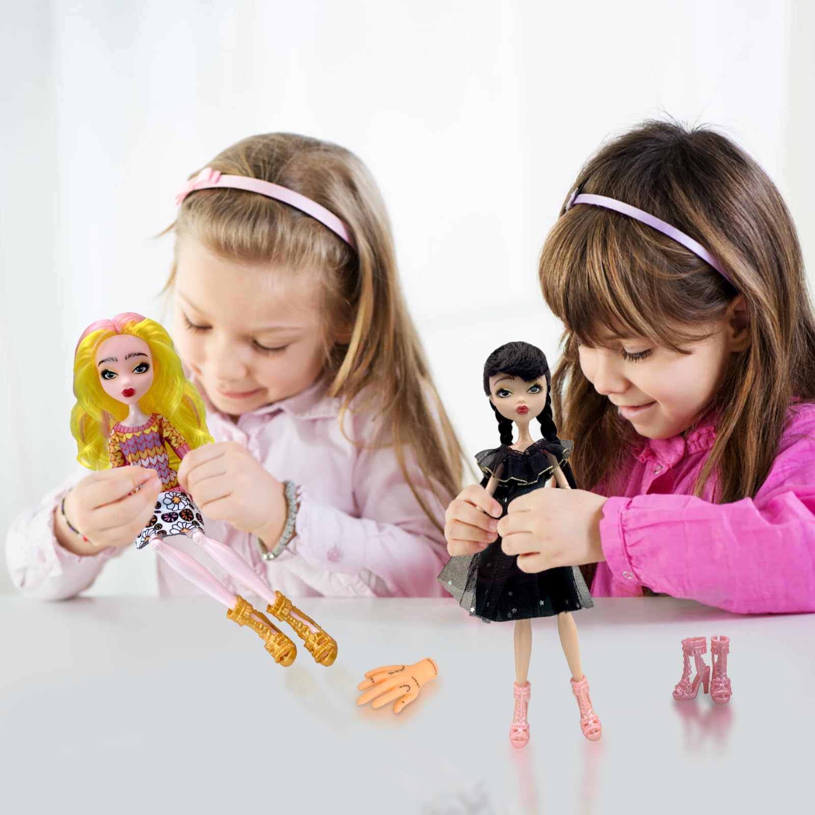 Foto 5 pulgar | Set Dolls Addams Friends De 4 X 23 Cm De Alto, Hecho Para Mover A Los Niños - Venta Internacional.