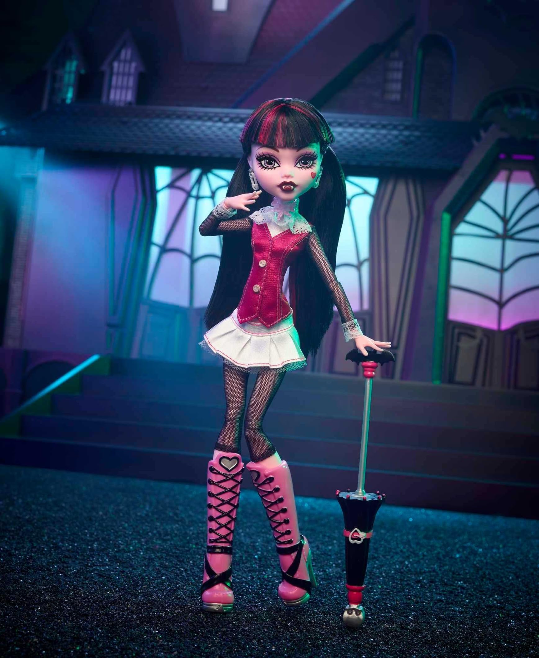 Foto 2 | Reproducción De Draculaura De Doll Monster High, 26 Cm, Con Diseño - Venta Internacional.