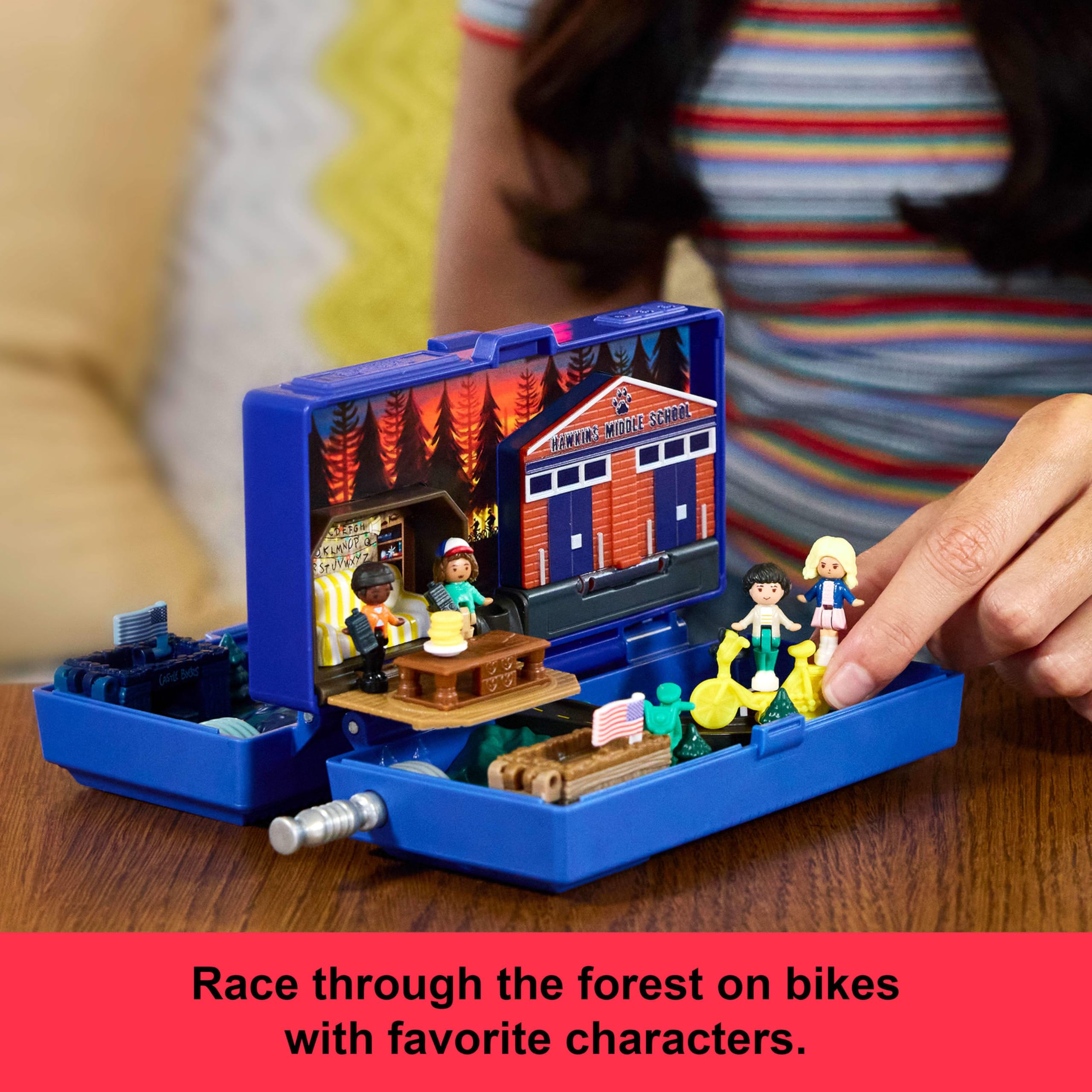 Foto 4 | Set de Juego Coleccionista Polly Pocket Stranger Things con 6 Muñecas - Venta Internacional