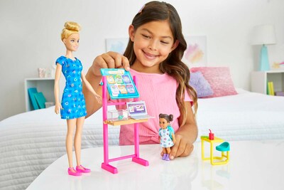 Foto 2 | Muñeca Moderna Barbie Careers Ken, Jugador De Fútbol, Con Accesorios - Venta Internacional.