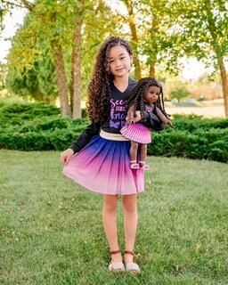 Foto 2 | Muñeca American Girl World De Us Makena Con Libro - Venta Internacional.
