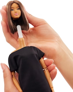 Foto 6 | Muñeca De Coleccionista Barbie Basics Modelo 01 Con Cabello Castaño - Venta Internacional.