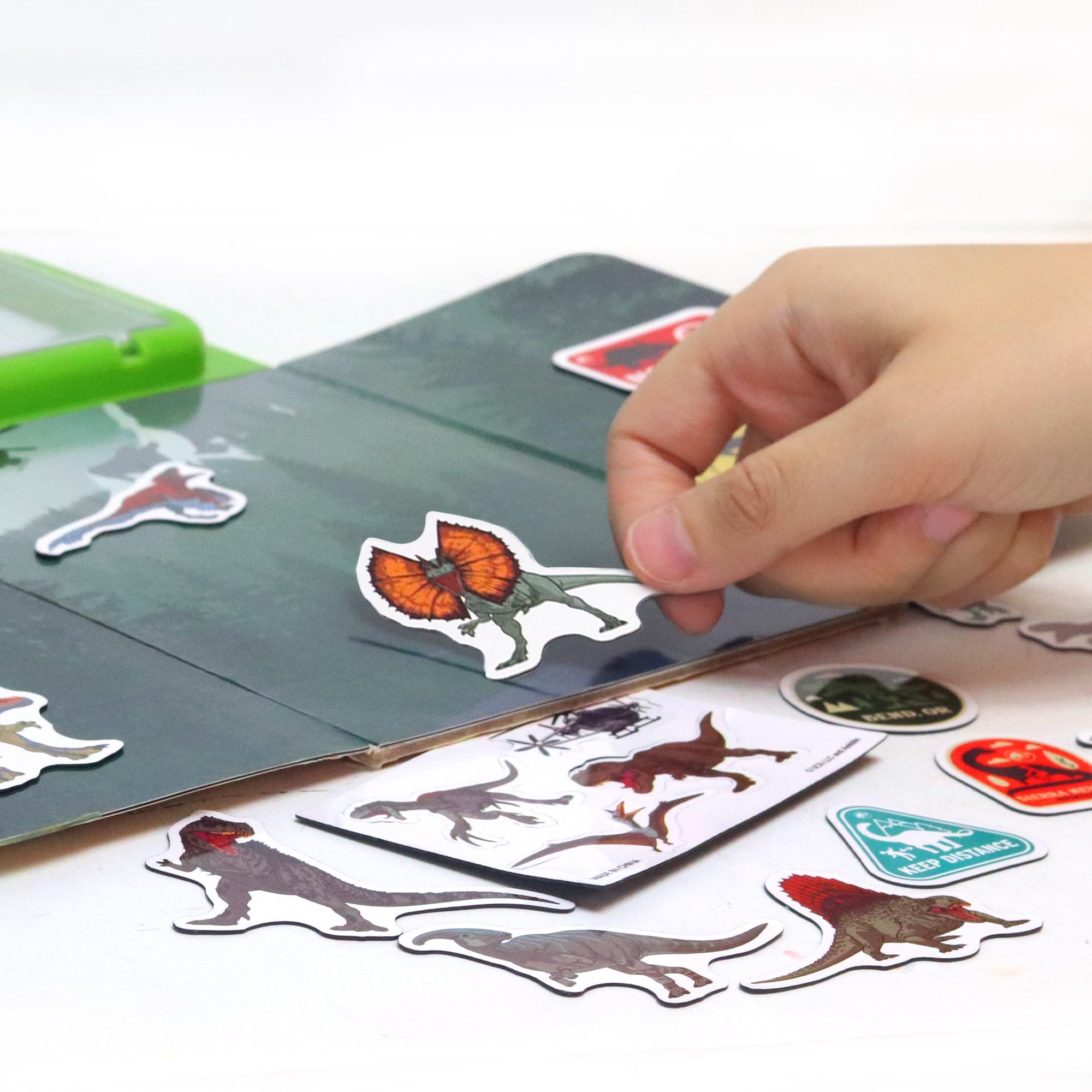 Foto 4 | Magnetic Fun Tara Toys Jurassic Con 25 Piezas Magnéticas - Venta Internacional.
