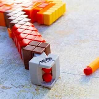 Foto 3 | Hacha Voladora de Dardos Nerf Minecraft Firebrand - Venta Internacional