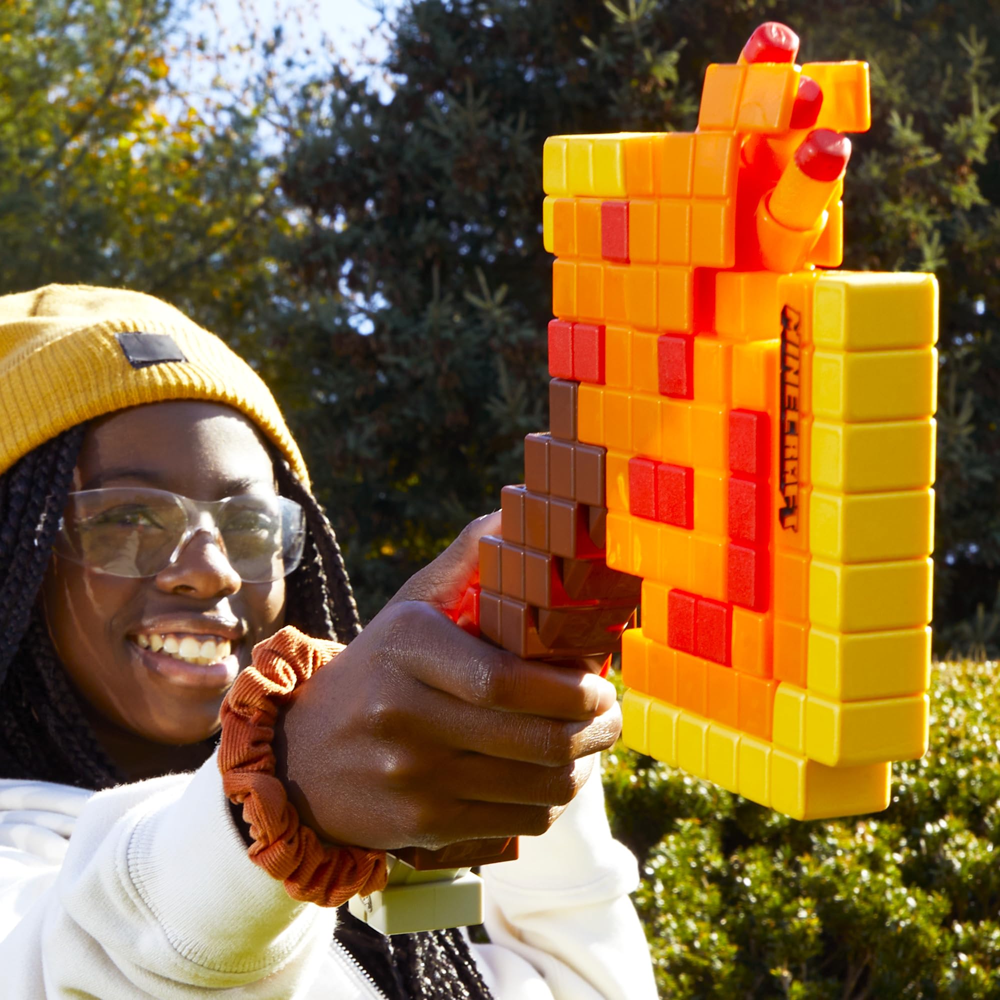 Foto 5 pulgar | Hacha Voladora de Dardos Nerf Minecraft Firebrand - Venta Internacional