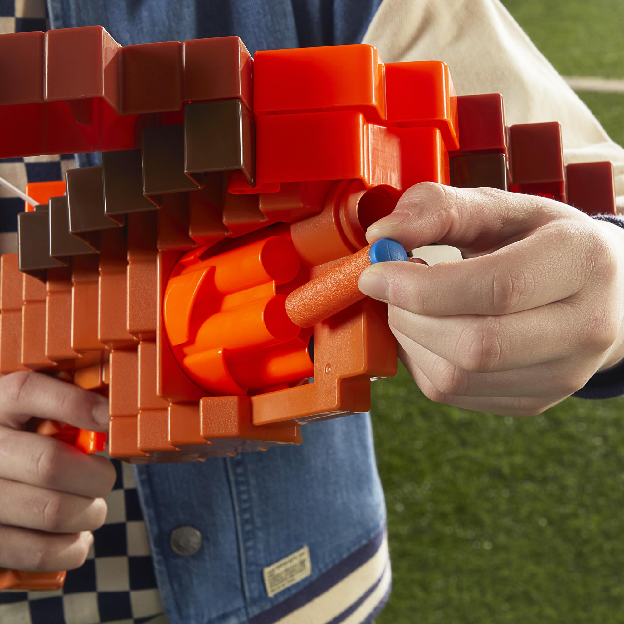 Foto 3 | Ballesta Dart Blaster Nerf Pillager De Minecraft Con 6 Dardos - Venta Internacional.