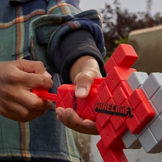 Foto 3 | Espada Nerf Minecraft Heartstealer con 4 Dardos de Espuma Elite- Venta Internacional