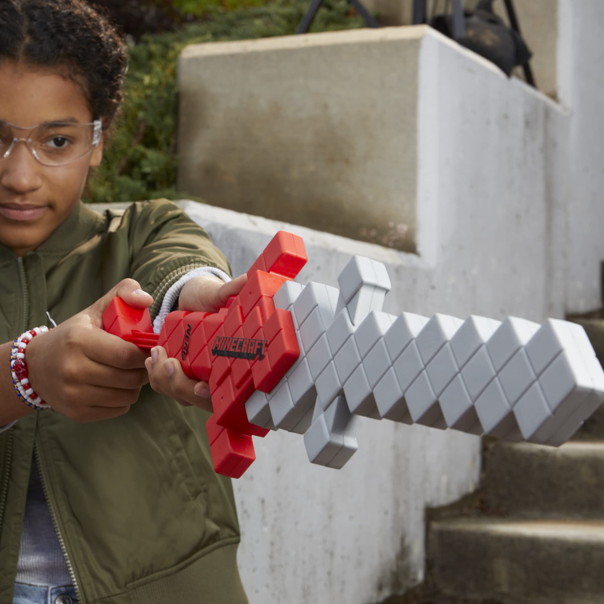 Foto 6 pulgar | Espada Nerf Minecraft Heartstealer con 4 Dardos de Espuma Elite- Venta Internacional