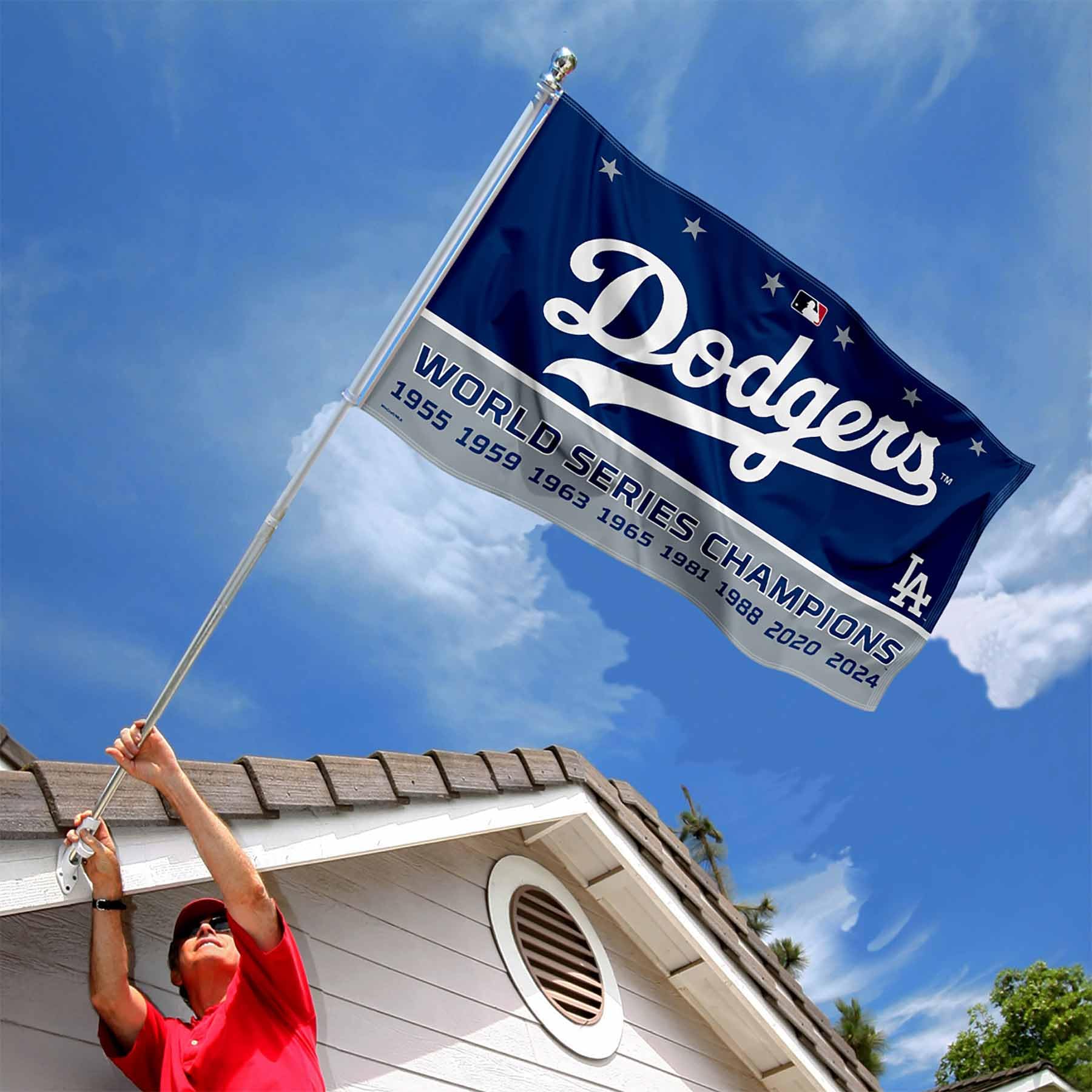 Foto 3 pulgar | Bandera Wincraft Los Angeles Dodgers 8 Veces Campeones Del Mundo - Venta Internacional.