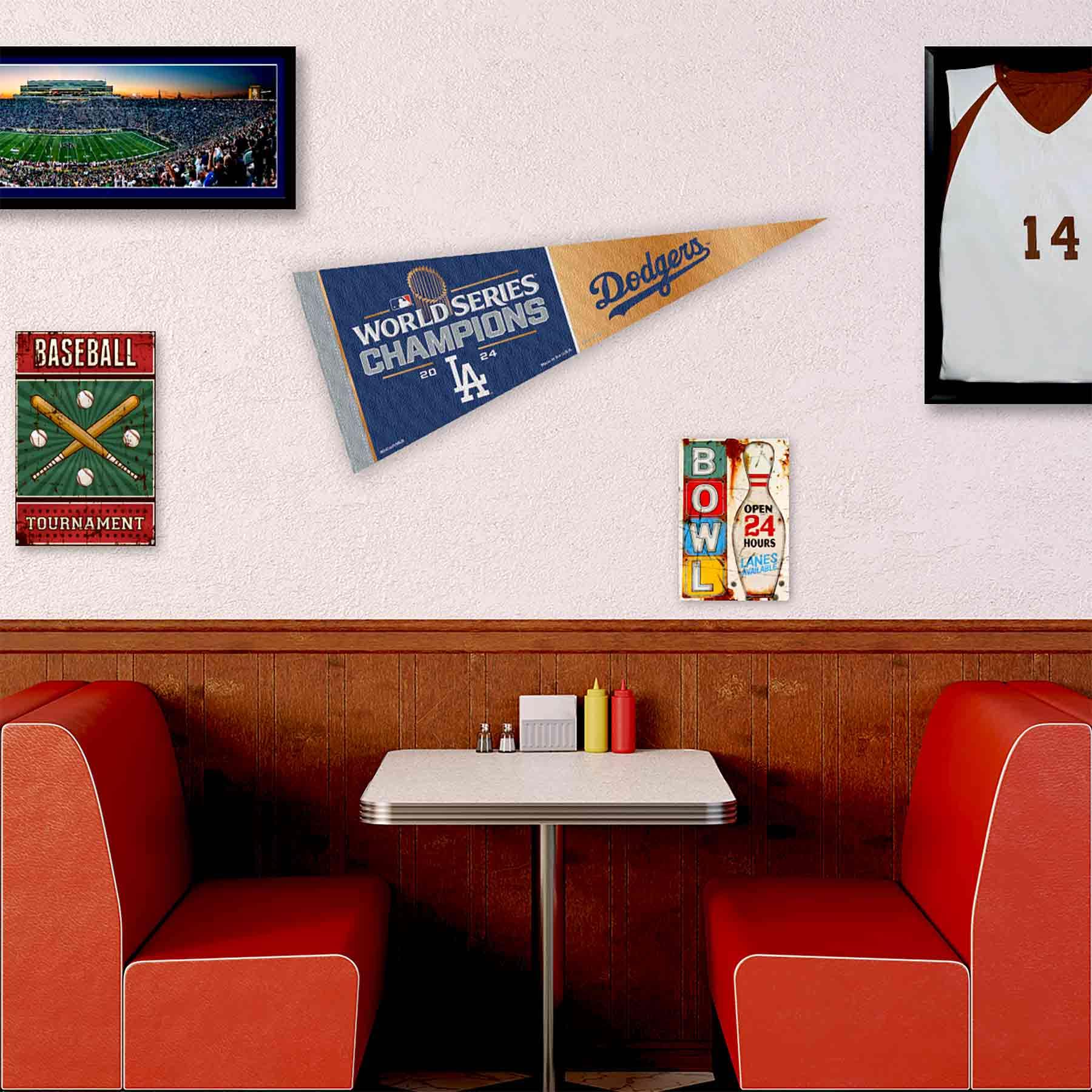 Foto 4 pulgar | Banderín Wincraft Los Angeles Dodgers, Campeones Del Mundo 2024 - Venta Internacional.