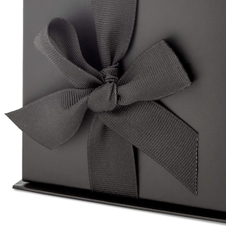 Foto 6 | Caja De Regalo Hallmark Pequeña Negra Con Lazo Y Relleno De Papel Triturado - Venta Internacional.
