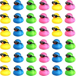 Foto 1 | Rubber Ducks Chivao Con Gafas De Sol Para Fiesta De Cumpleaños En El Baño - Venta Internacional.
