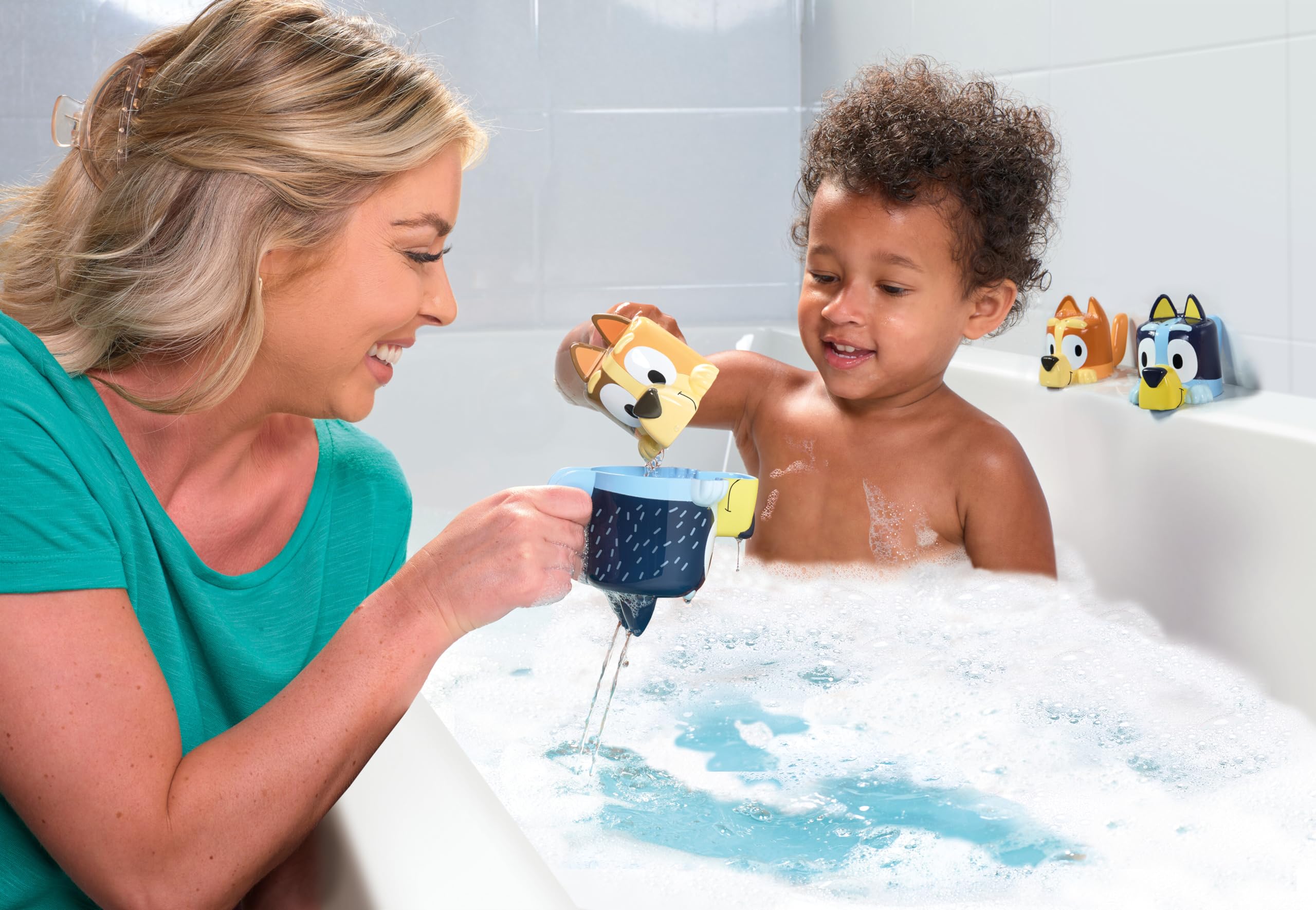 Foto 7 pulgar | Bath Toys Tomy Toomies Bluey's Family Verters Para Mayores De 18 Meses - Venta Internacional.