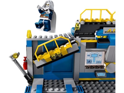 Foto 5 | Juego de Bloques Lego Superheroes Hulk Lab Smash 76018 con 4 Minifiguras - Venta Internacional