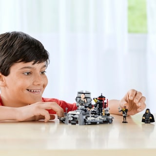 Foto 2 | Kit De Construcción Lego Star Wars Darth Vader Transformation 75183 - Venta Internacional.