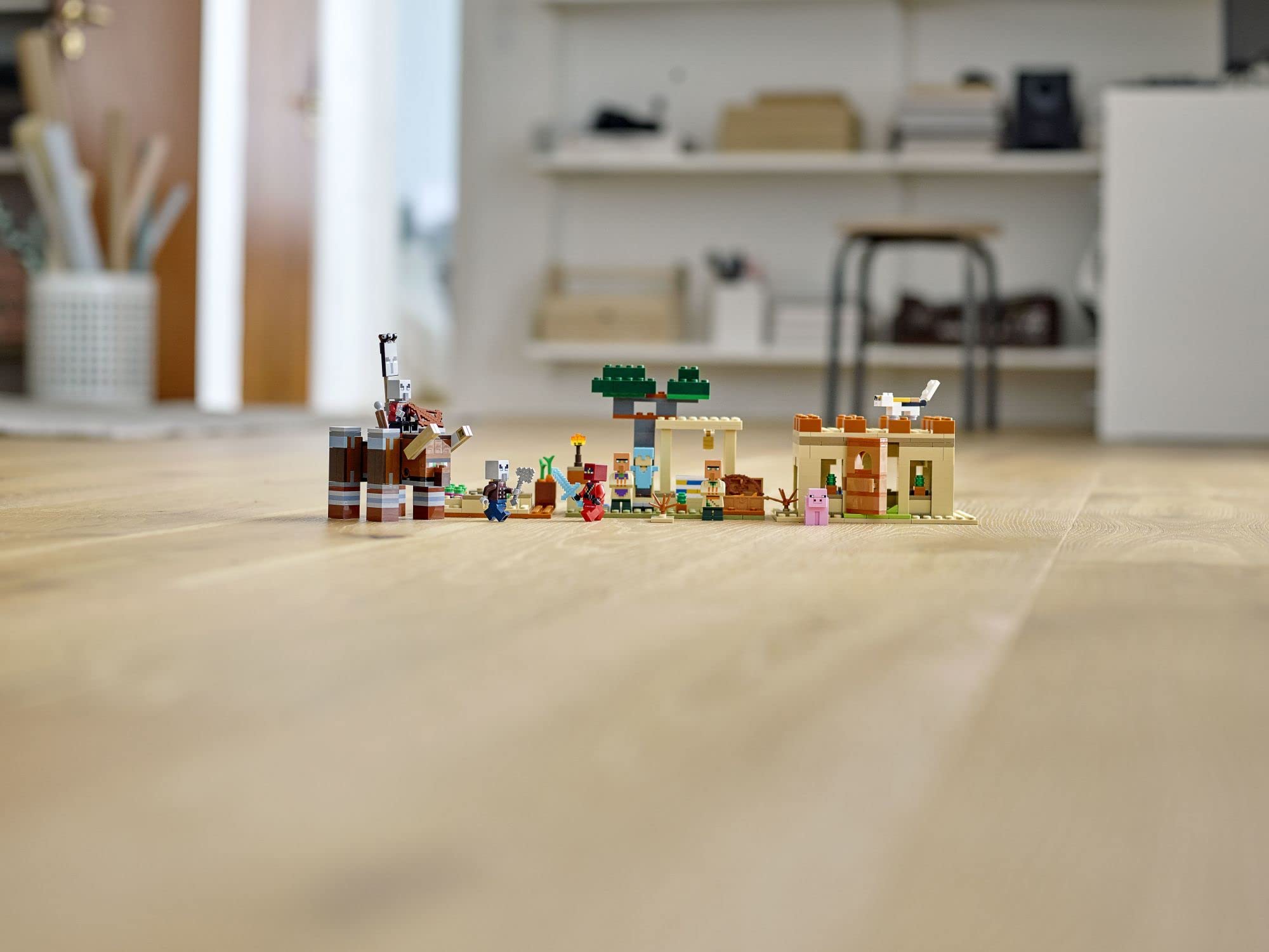 Foto 6 | Juguete De Construcción Lego Minecraft The Villager Raid 21160 562p - Venta Internacional.