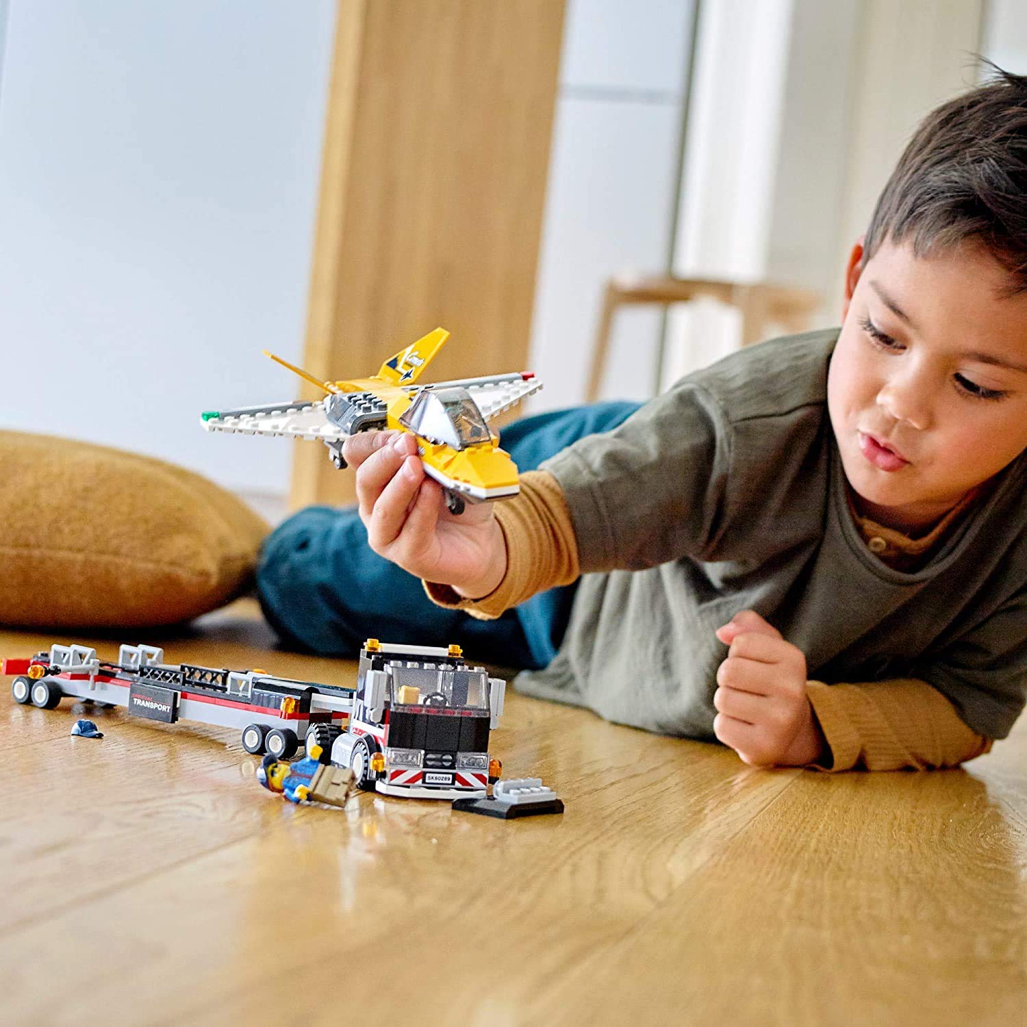 Foto 5 pulgar | Kit De Construcción Lego City Airshow Jet Transporter 60289 281 Piezas - Venta Internacional.