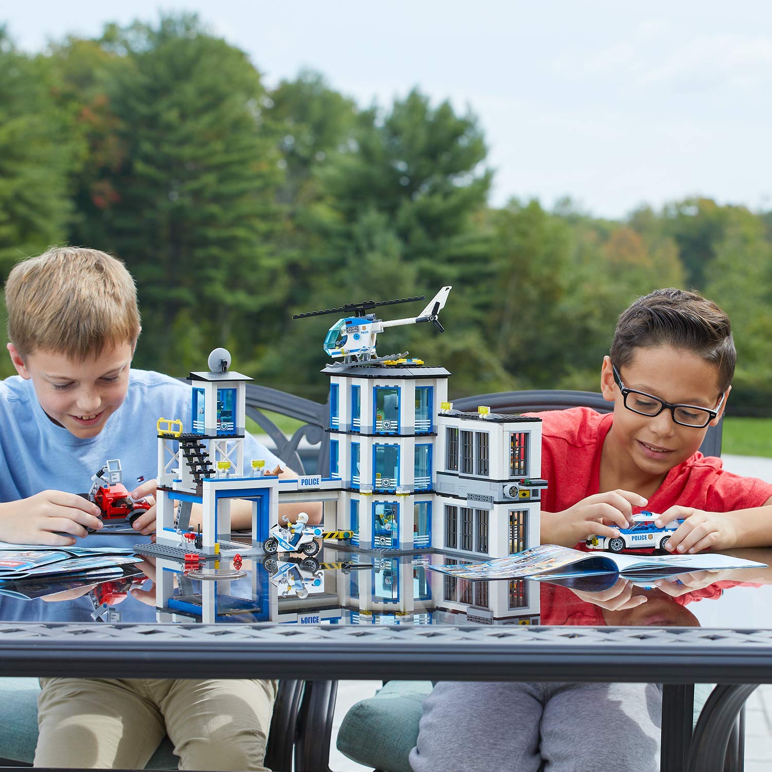 Foto 4 | Set De Construcción De La Comisaría De Policía De Lego City Con Helicóptero, Coche Y Moto - Venta Internacional.