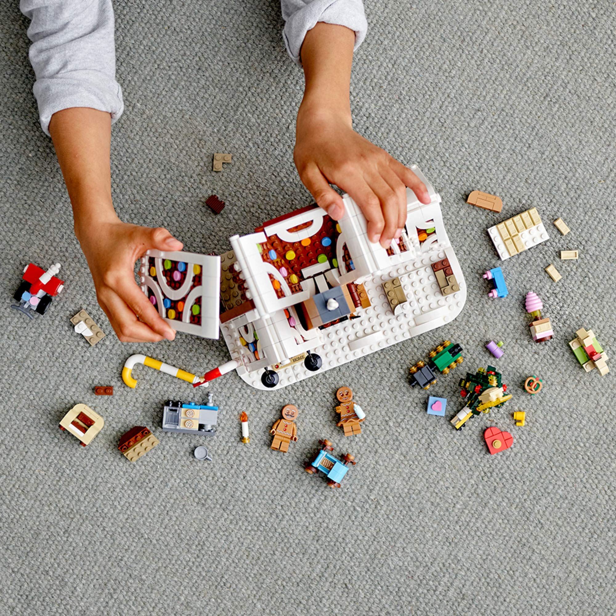 Foto 6 | Kit De Construcción Lego Creator Expert Gingerbread House 10267 - Venta Internacional.