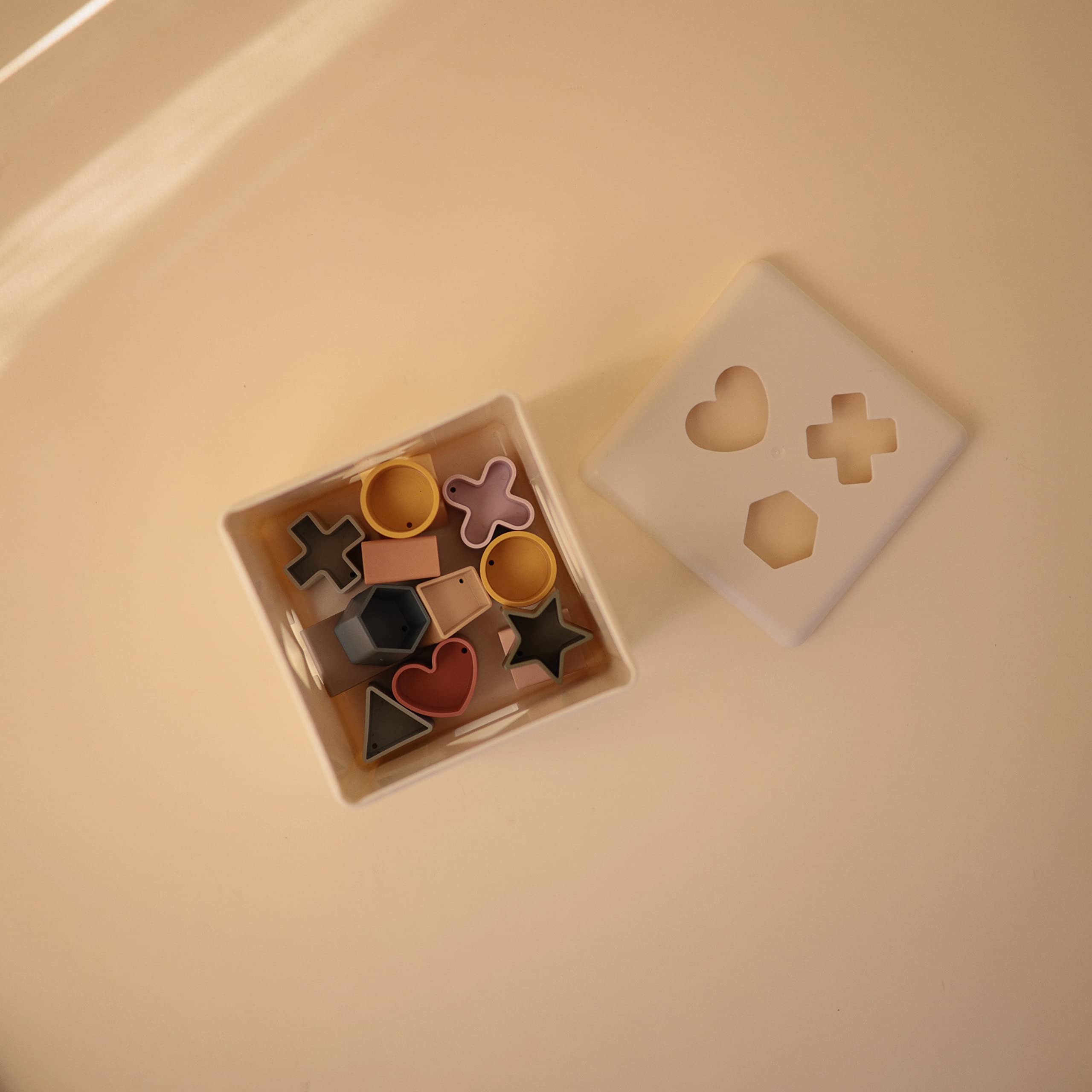Foto 2 | Juguete Educativo De Aprendizaje Con Forma De Caja Clasificadora Mushie Para Más De 10 Meses - Venta Internacional.