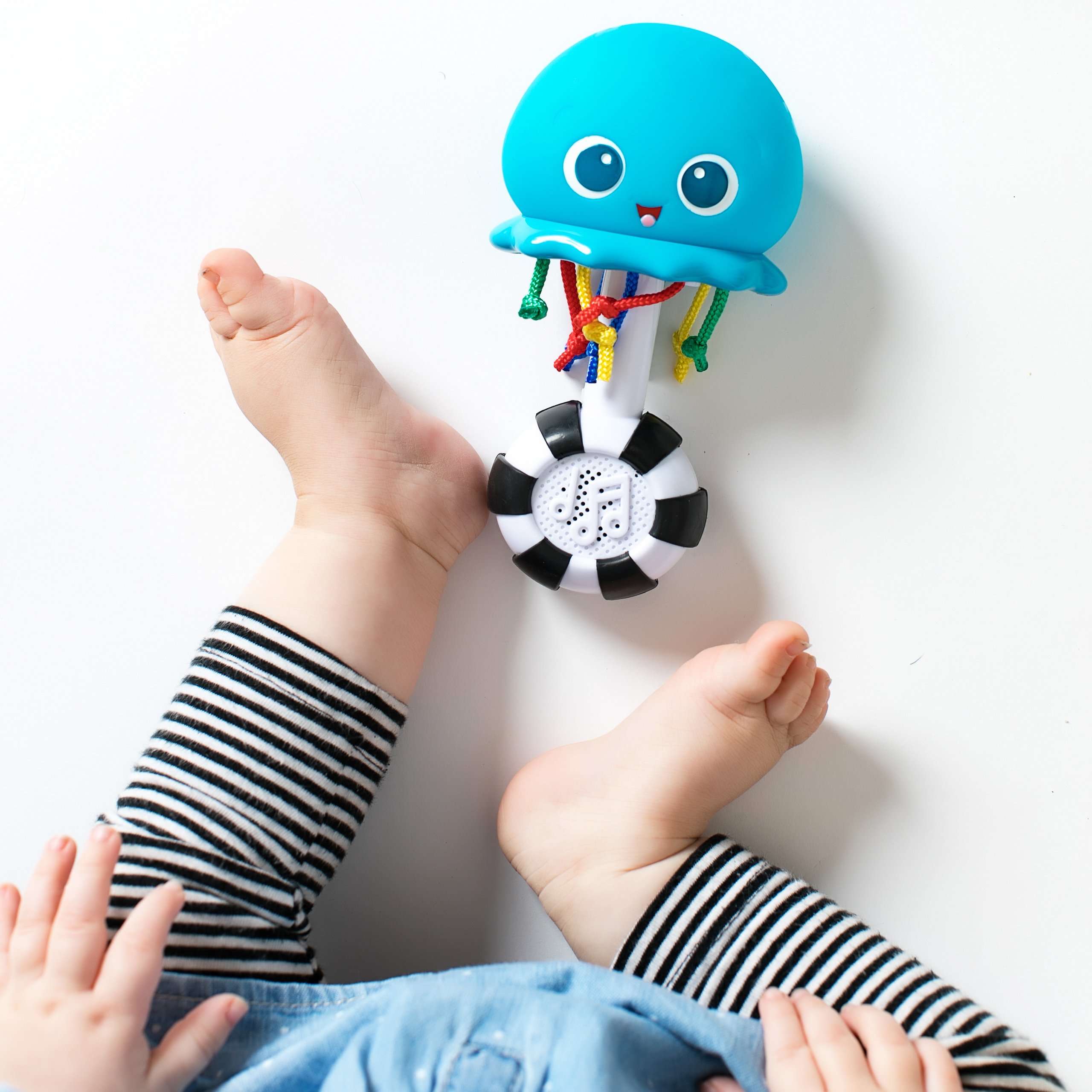 Foto 5 pulgar | Juguete Musical Sensory Shaker Baby Einstein Ocean Glow Newborn+ - Venta Internacional.