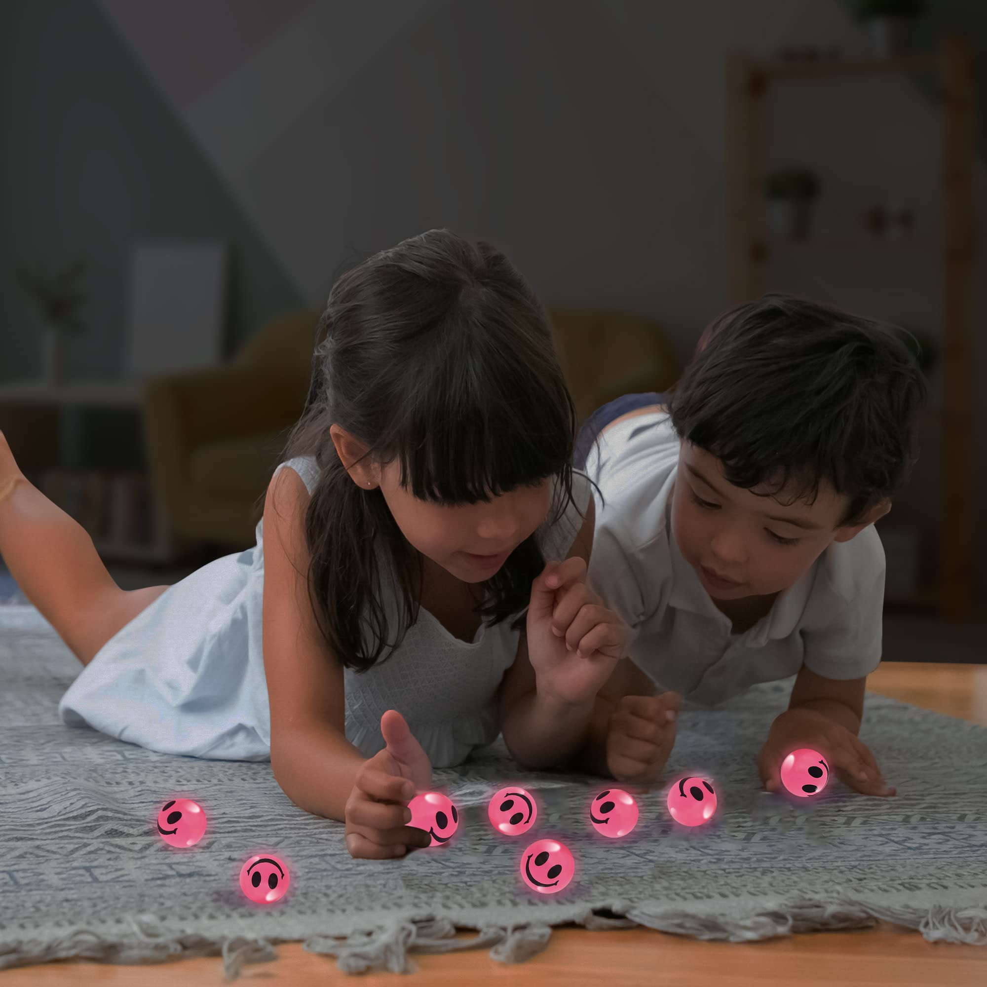 Foto 6 | Bouncing Balls Artcreativity Pink, Cara Sonriente Que Brilla En La Oscuridad - Venta Internacional.