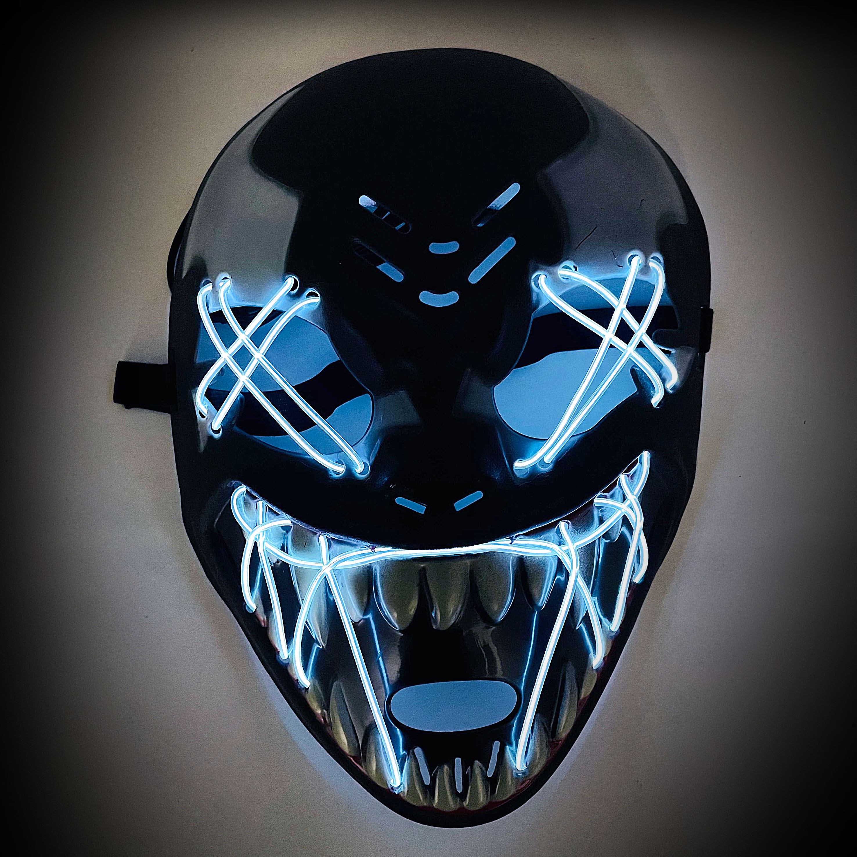 Máscara Venom Con Luz Blanco Ideal Para Halloween Y Cosplay