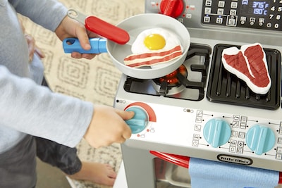 Foto 6 | Primer Horno Pretend Play Appliance Little Tikes Con 11 Accesorios - Venta Internacional.