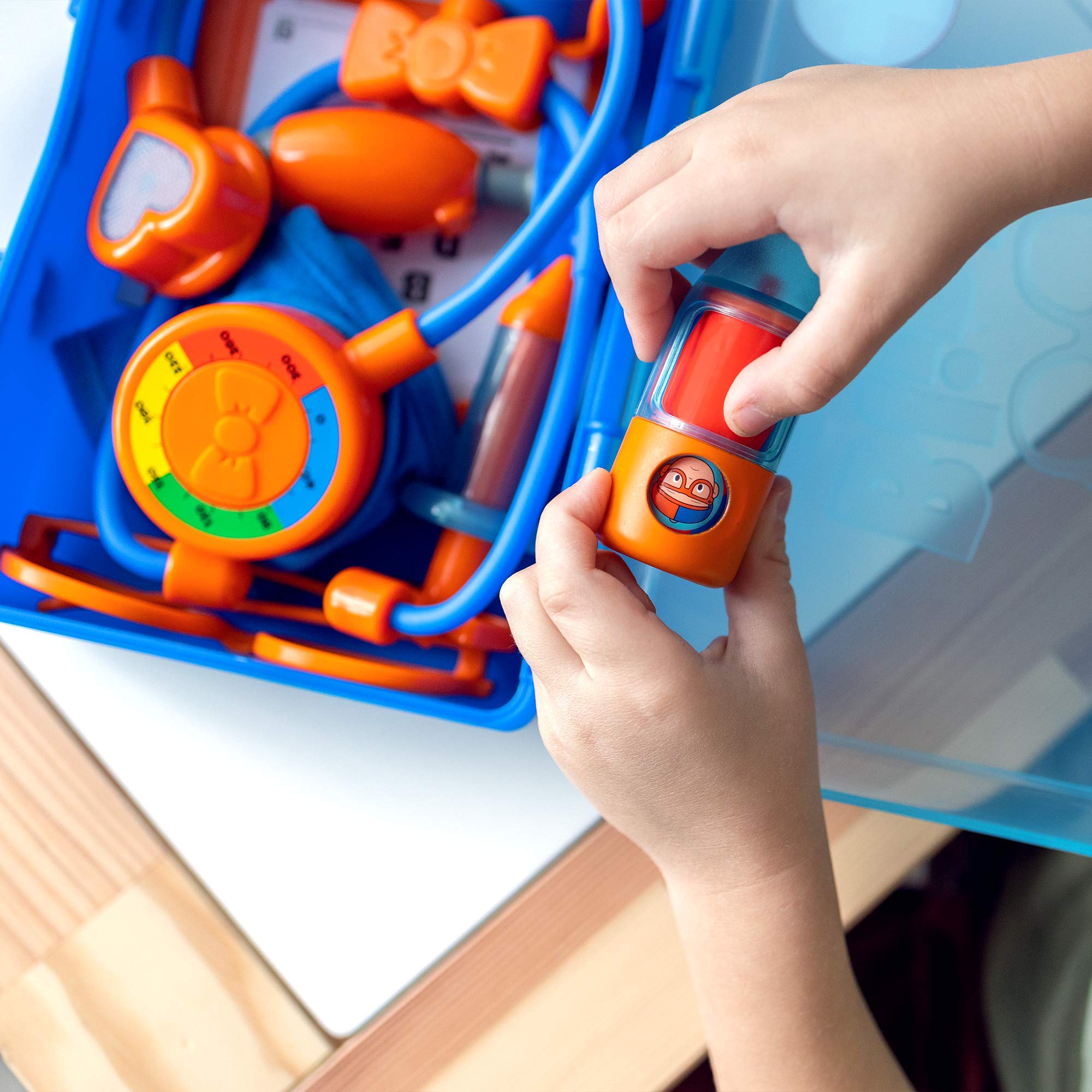 Foto 6 pulgar | Doctor Playset Blippi Con Estetoscopio, Gafas, Bolsa Y Más - Venta Internacional.