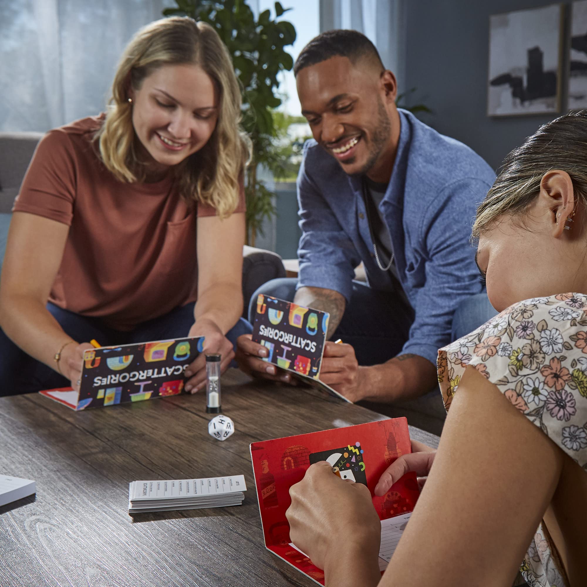 Foto 7 | Juego de Mesa Hasbro Gaming Scattergories Classic Adults 13+ - Venta Internacional