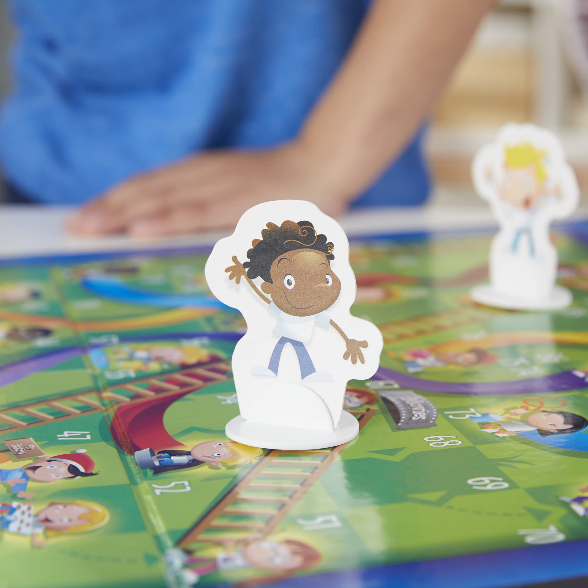 Foto 7 pulgar | Juego De Mesa Hasbro Gaming Chutes And Ladders Con 3 Peones - Venta Internacional.
