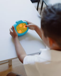 Foto 6 | Juego Buffalo Games Pop It! Pro Original Light Up Azul/amarillo - Venta Internacional.
