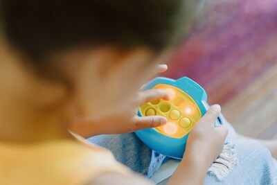 Foto 7 | Juego Buffalo Games Pop It! Pro Original Light Up Azul/amarillo - Venta Internacional.