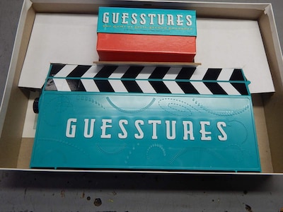 Foto 3 | Juego De Mesa Hasbro Guesstures - El Juego De Las Charadas En Fracciones De Segundo - Venta Internacional.