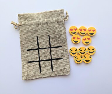 Foto 2 | Set Tic Tac Toe Con Temática De Fiesta De Cumpleaños Con Minigomas De Borrar Con Emojis - Venta Internacional.