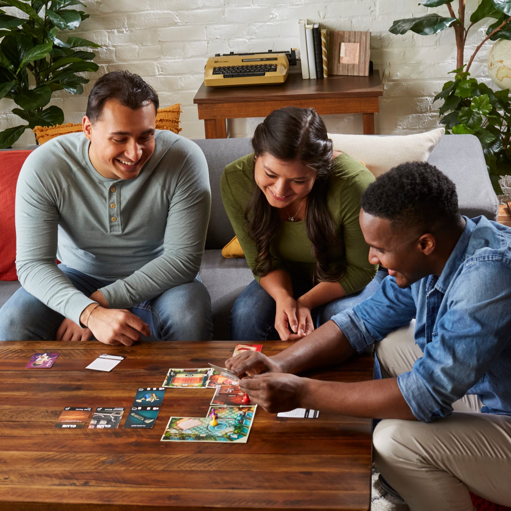 Foto 7 pulgar | Juego De Mesa Hasbro Gaming Clue Treachery At Tudor Mansion - Venta Internacional.