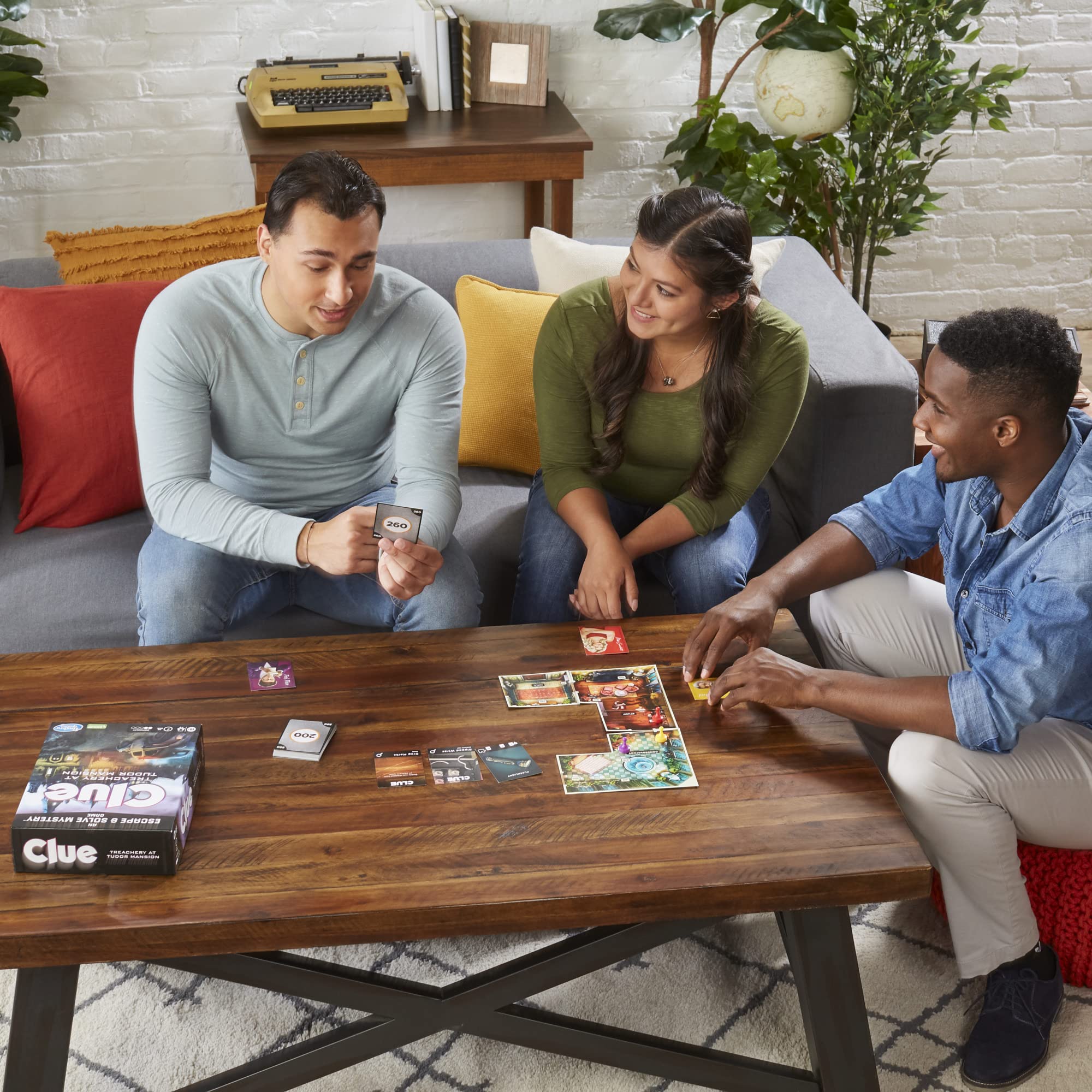 Foto 8 pulgar | Juego De Mesa Hasbro Gaming Clue Treachery At Tudor Mansion - Venta Internacional.