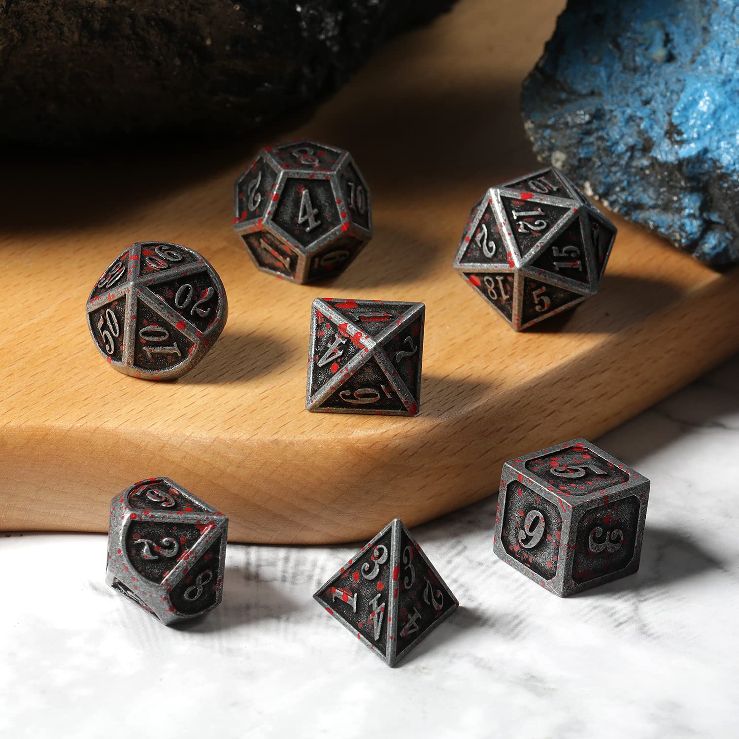 Foto 4 pulgar | Venta Internacional - Juego De Dados De Metal Dndnd Bloodstained Ancient Silver Con Estuche