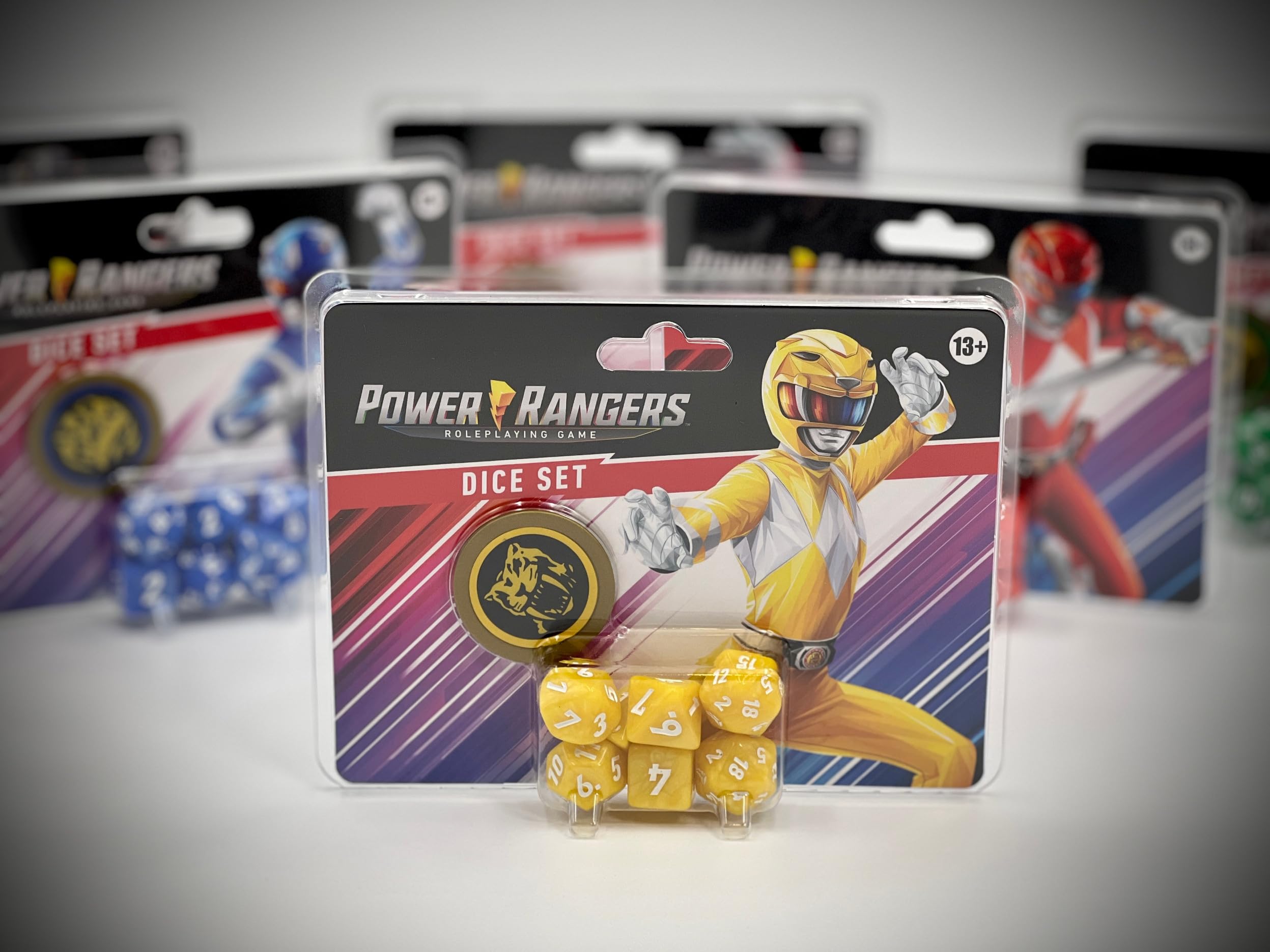 Foto 3 | Juego De Dados Renegade Game Studios Power Rangers Amarillo De 8 Piezas - Venta Internacional.