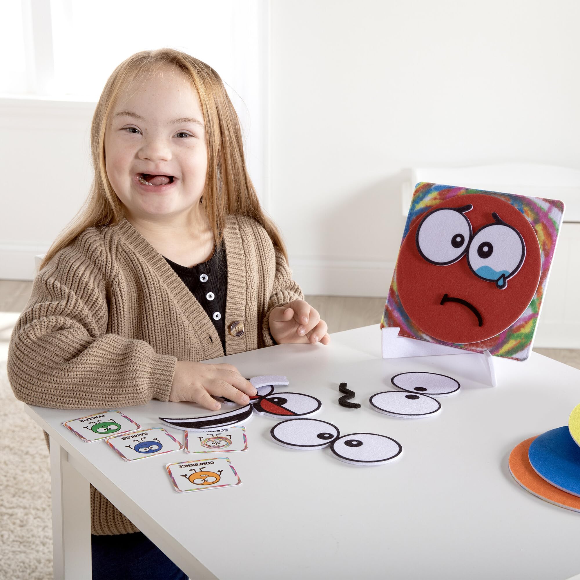 Foto 5 | Kit De Manualidades Tomy A Little Spot Mix And Match Para Niños Con Caballete - Venta Internacional.