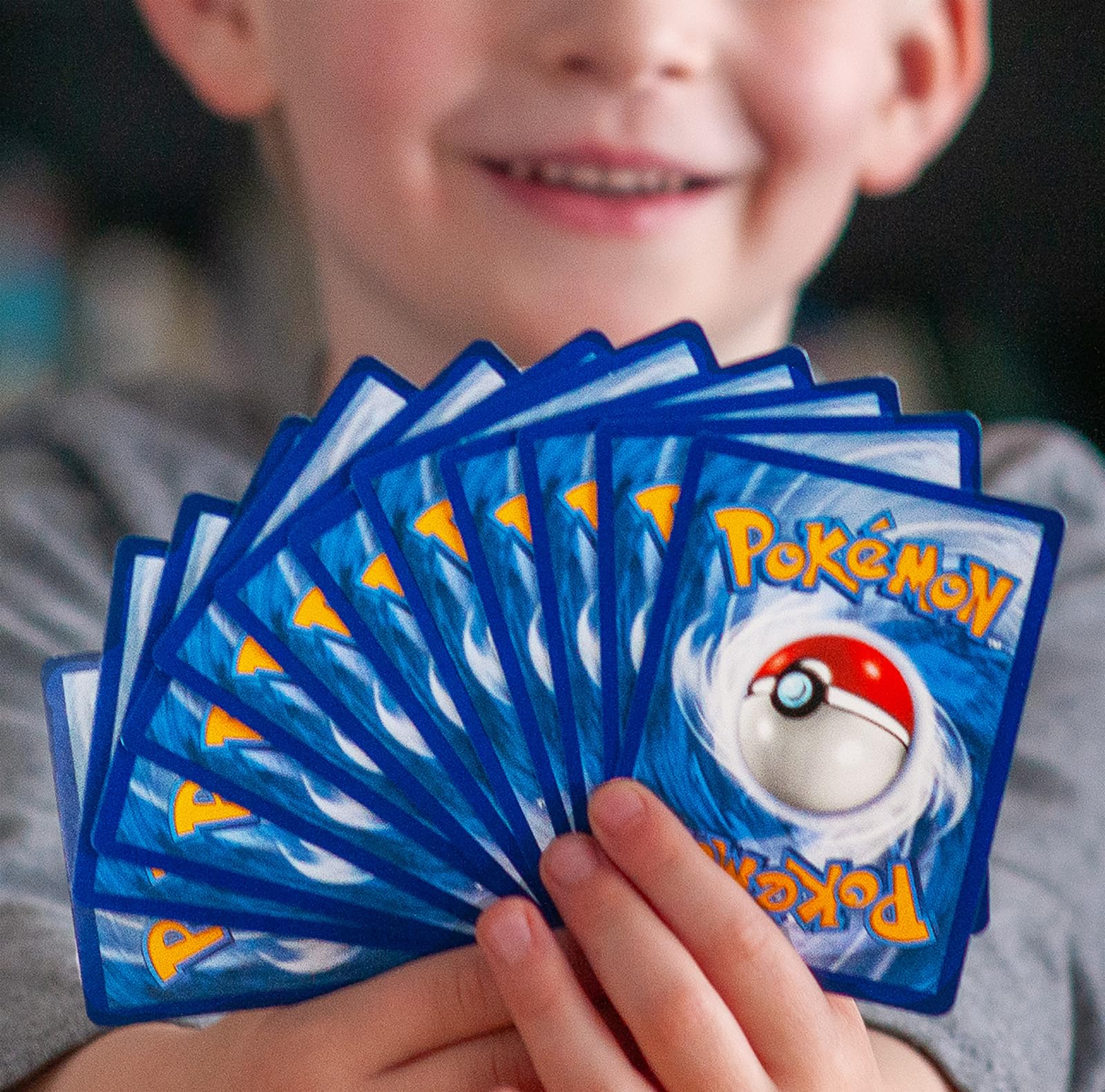 Foto 4 pulgar | Kit De Coleccionista De Cartas Pokémon Mega 100, 5 Paquetes Y Minicarpeta - Venta Internacional.