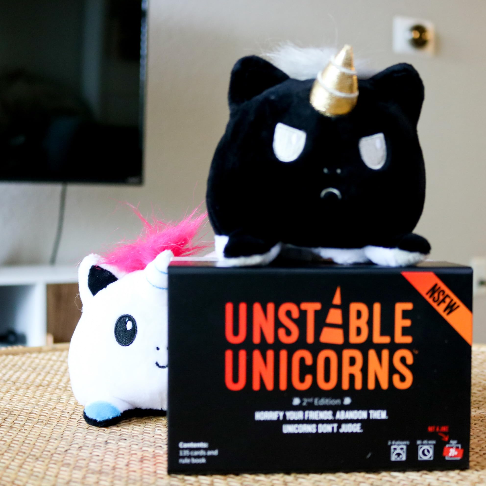 Foto 2 | Juego de Cartas Unstable Games Unstable Unicorns Edición NSFW - Venta Internacional