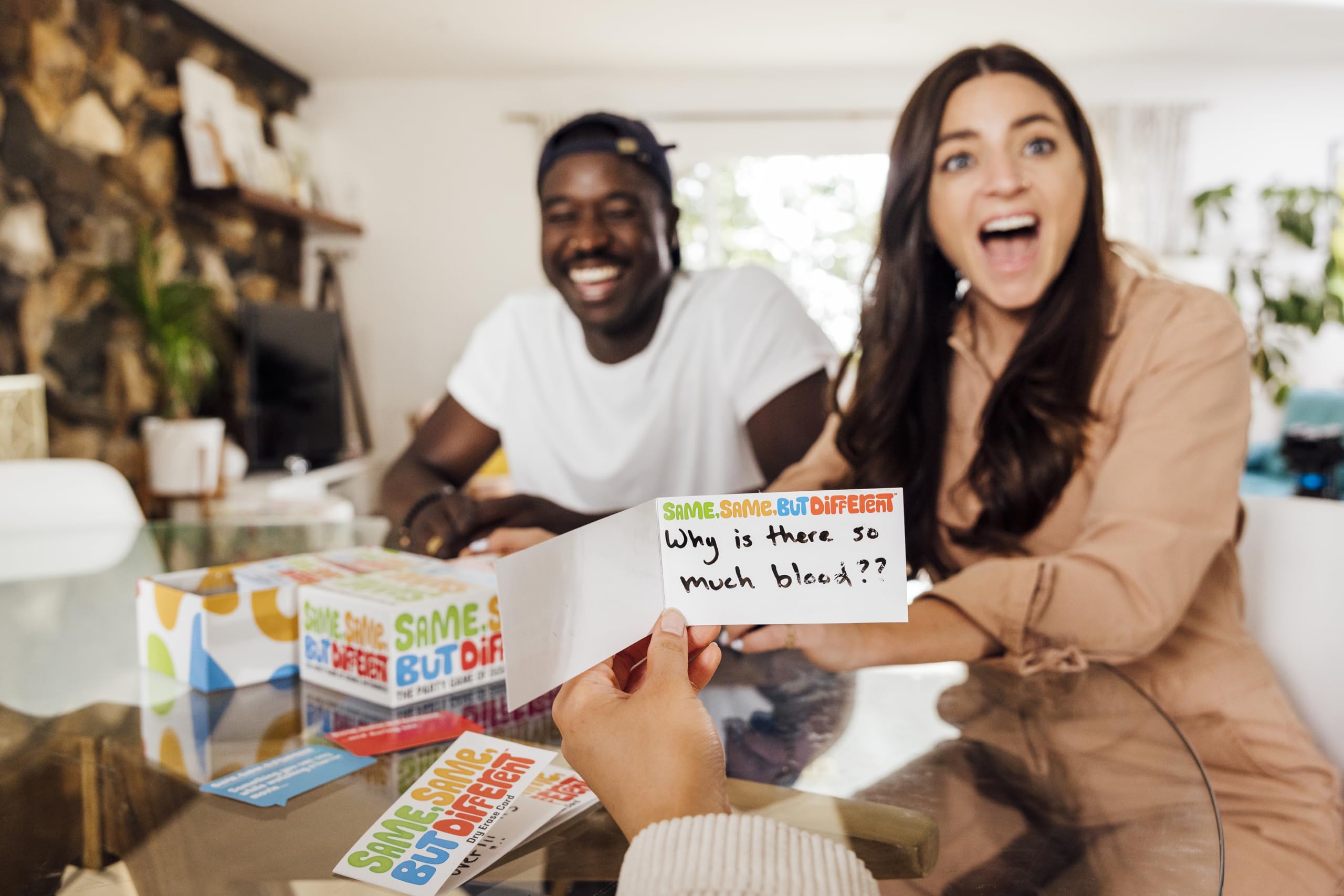 Foto 2 | Juego De Fiesta ¿qué Memes? Igual, Igual Pero Diferente - Venta Internacional.