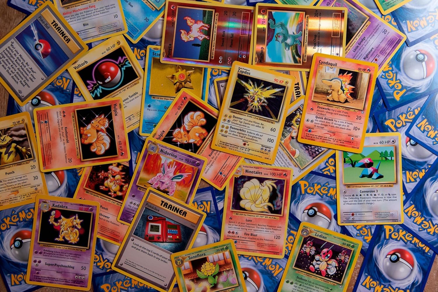 Foto 3 pulgar | Paquete De Cartas Pokémon De 50 Cartas Surtidas Más 1 Ultra Rara Con Caja De Baraja Lcc - Venta Internacional.