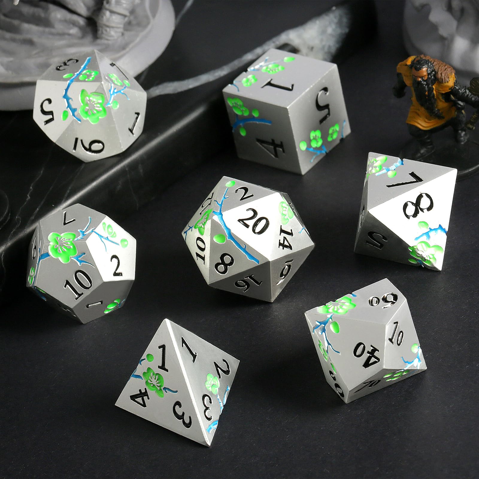Foto 8 pulgar | Set De Dados Dndnd Que Brilla En Verde Oscuro Con Funda Metálica De 150 Ml - Venta Internacional.