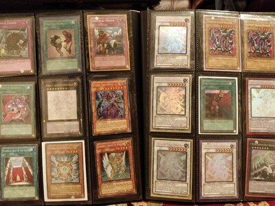 Foto 2 | Lote De Cartas Coleccionables Yu-gi-oh! 400 Unidades Premium Con 11 Hoyos Y 25 Unidades Raras - Venta Internacional.