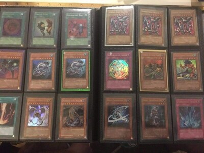 Foto 7 | Lote De Cartas Coleccionables Yu-gi-oh! 400 Unidades Premium Con 11 Hoyos Y 25 Unidades Raras - Venta Internacional.