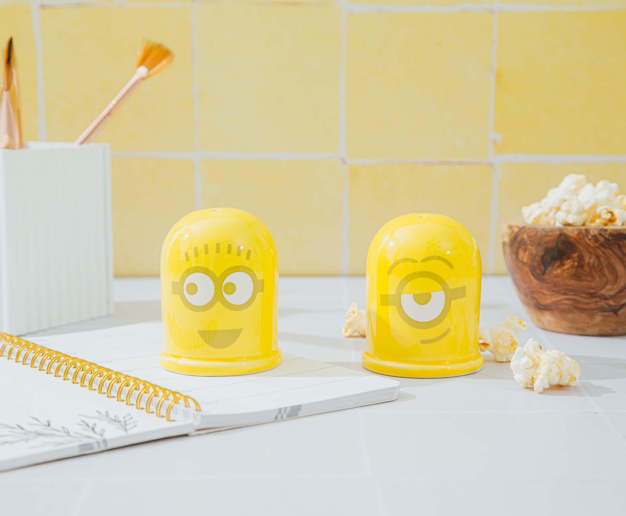 Foto 4 pulgar | Salero Y Pimentero Silver Buffalo Despicable Me Minions - Venta Internacional.
